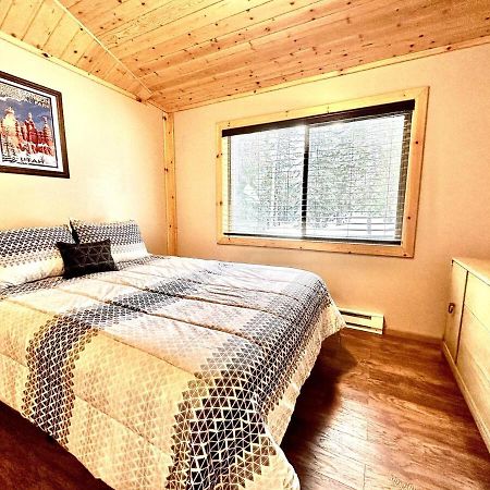 Lovely Log Cabin With Fire Pit! Duck Creek Village Bagian luar foto