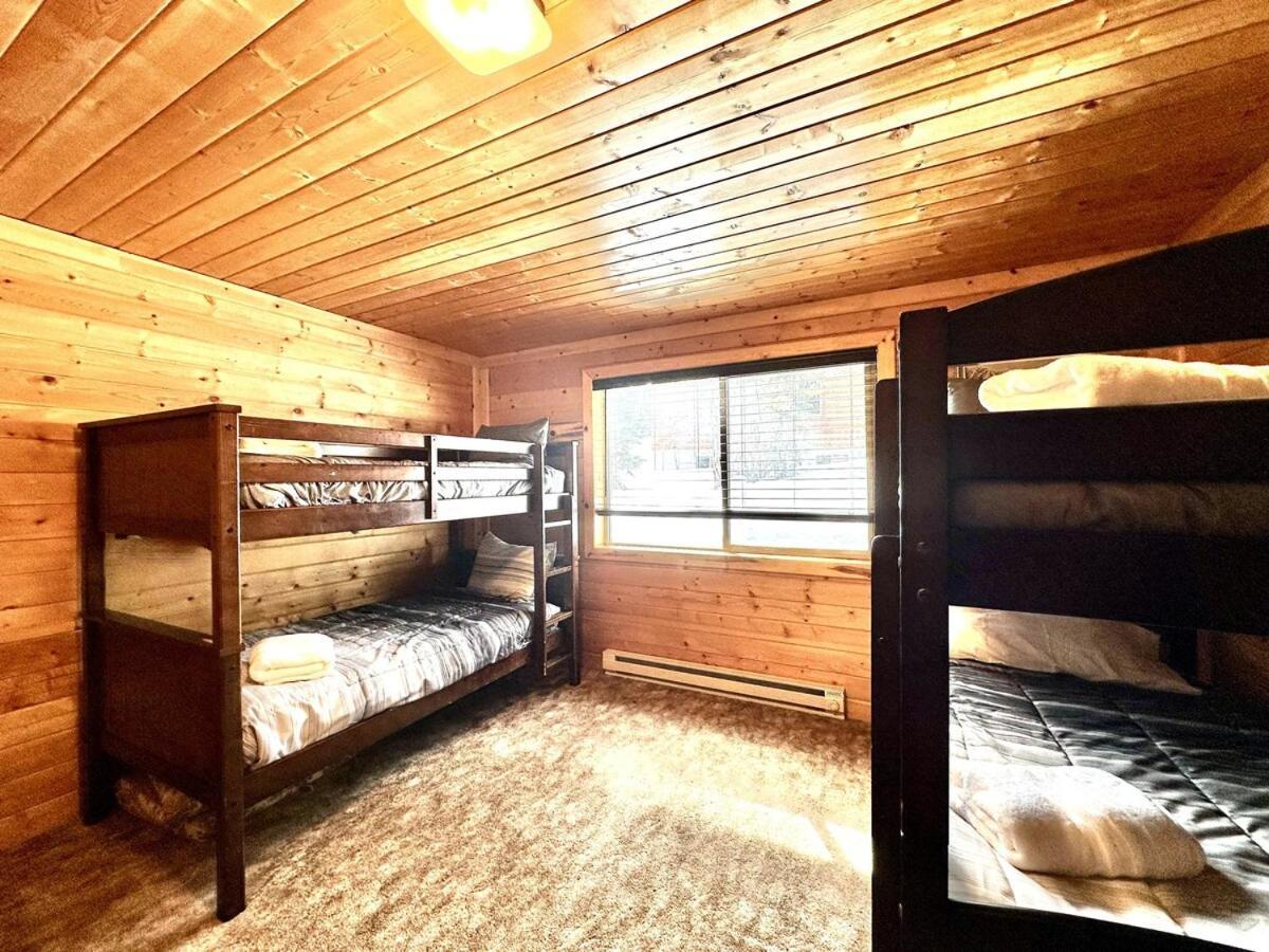 Lovely Log Cabin With Fire Pit! Duck Creek Village Bagian luar foto