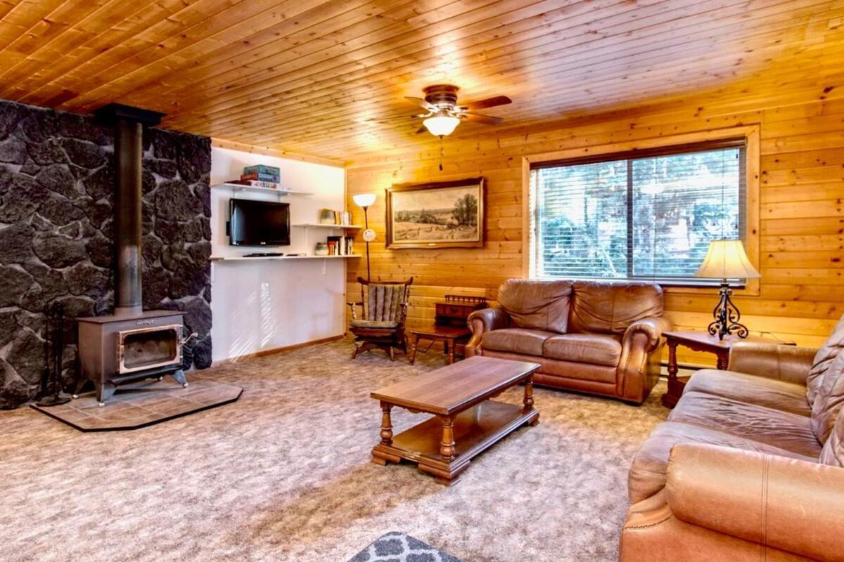 Lovely Log Cabin With Fire Pit! Duck Creek Village Bagian luar foto