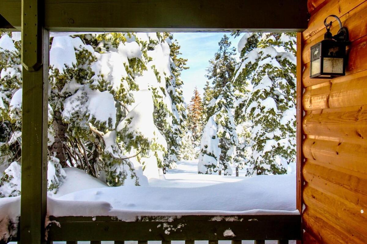 Lovely Log Cabin With Fire Pit! Duck Creek Village Bagian luar foto