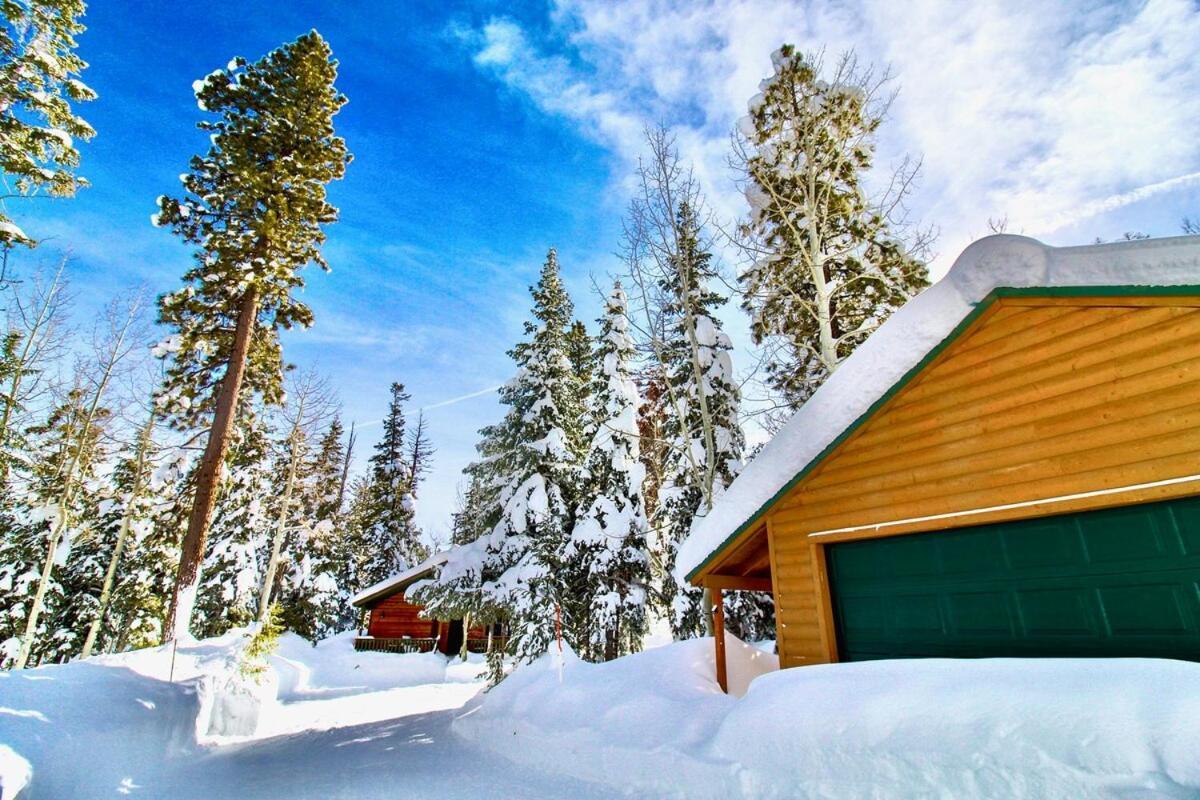 Lovely Log Cabin With Fire Pit! Duck Creek Village Bagian luar foto
